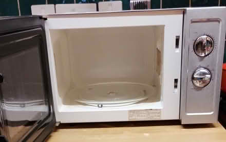 Photo of free Microwave Oven (Leith EH6) #2