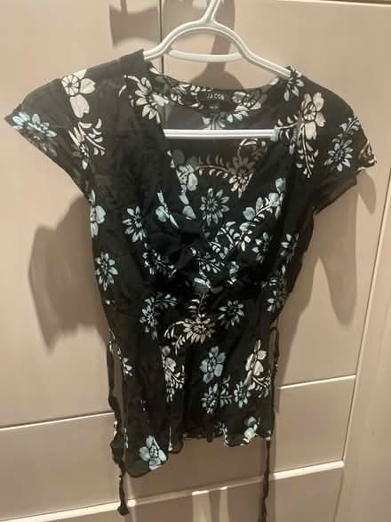 Photo of free XS blouses (Orléans) #2