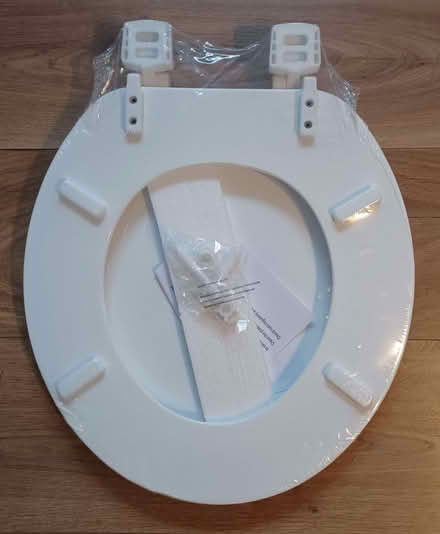 Photo of free New toilet seat (Debden IG10) #2