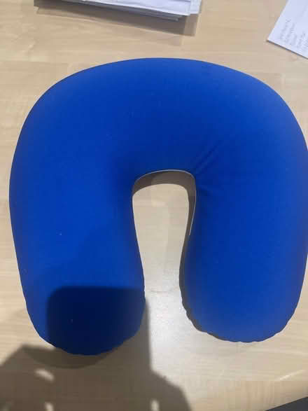 Photo of free neck support for flying (Gorgie EH11) #2