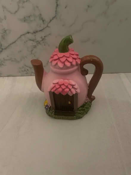 Photo of free Small Teapot figurine (Kennedy/16th in Markham) #1