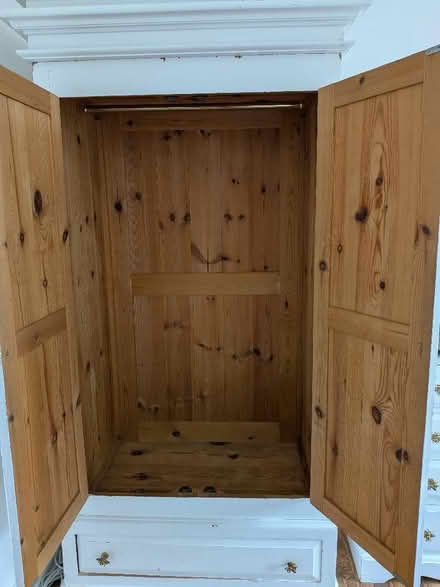 Photo of free White wardrobe and dresser (Crouch End N8) #3