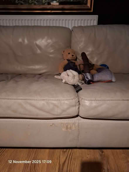 Photo of free Cream Corner Sofa (Jordanthorpe S8) #4