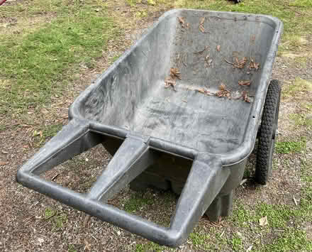 Photo of free Large Rubbermaid Wheelbarrow/Cartg (Midtown Palo Alto) #2