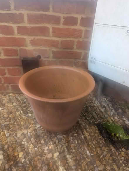 Photo of free Large ceramic plant pot (OX4 Boulter Street) #1