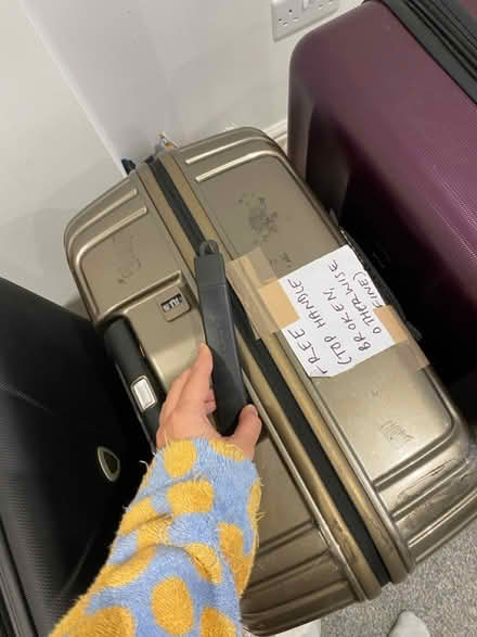 Photo of free 3 x Suitcases (SE10 9) #4