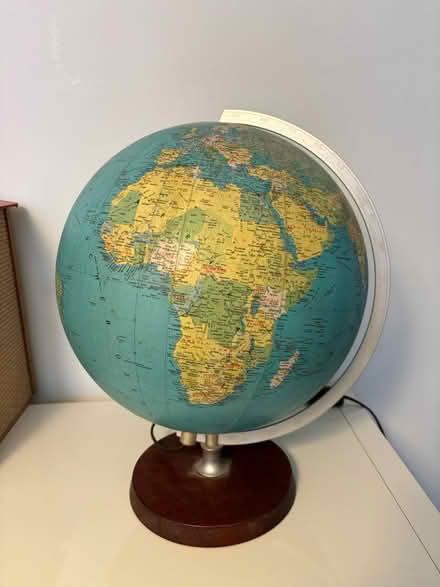 Photo of free Globe - German (BN2 1RD) #1