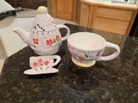Photo of free Decorative Tea Cup and Pot (Rochester) #1