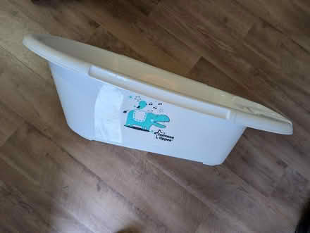 Photo of free tommee tippee baby bath (City of Bristol BS4) #2