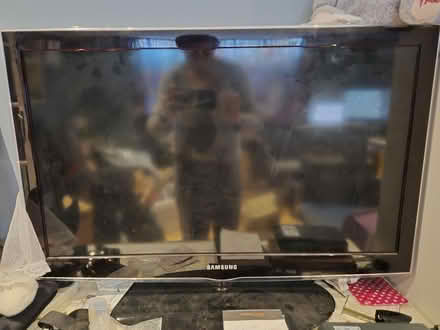 Photo of free 32'' Samsung TV (West Watford WD18) #1
