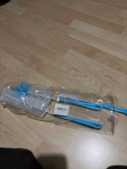Photo of free Long bottle cleaning brushes (Islington N1) #1