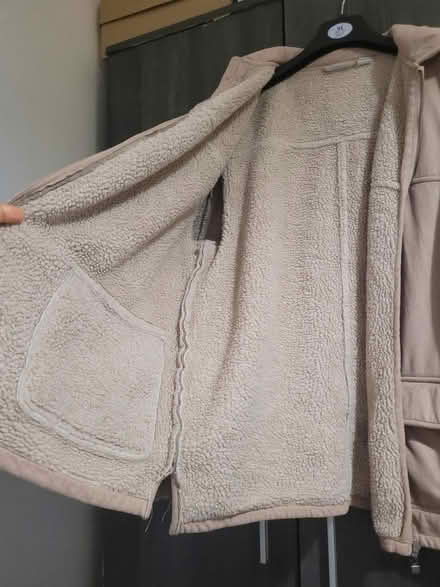 Photo of free A beige faux-suede jacket (Blackburn BB2) #2