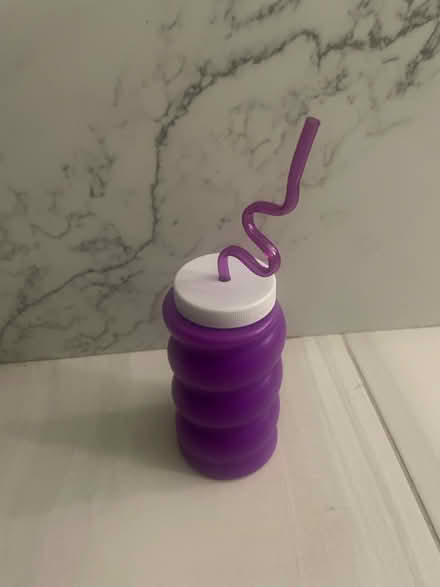 Photo of free 12 oz plastic straw cup (Kennedy/16th in Markham) #1