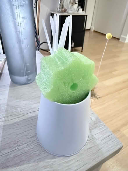 Photo of free Mini edible arrangement set (Midtown west) #1