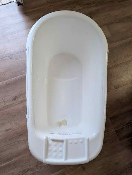 Photo of free tommee tippee baby bath (City of Bristol BS4) #4