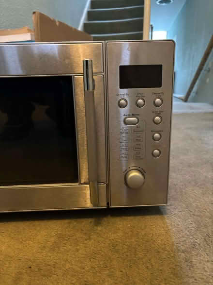 Photo of free Microwave - working (Upper Holloway N7) #2