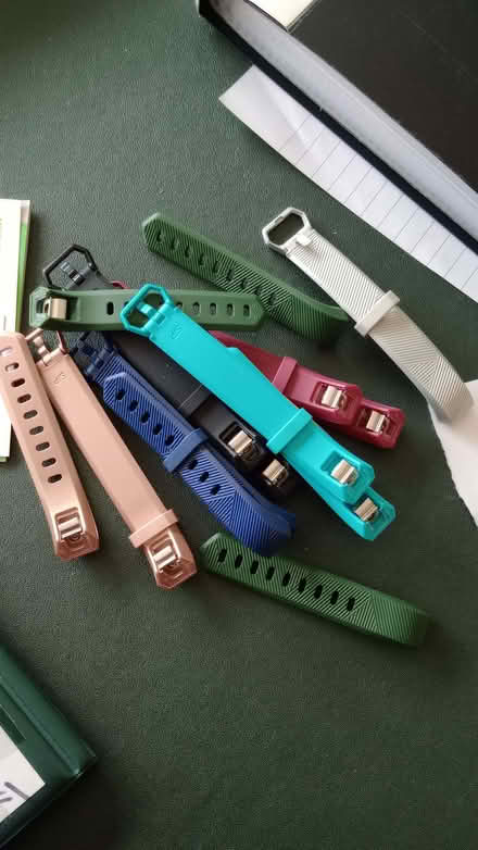 Photo of free Fitbit straps (IP6) #1