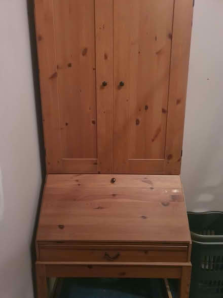 Photo of free Computer desk with shelves (Rotherhithe SE16) #1