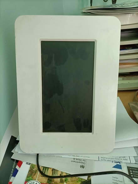 Photo of free Digital Photo Frame (Waterlooville PO8) #1