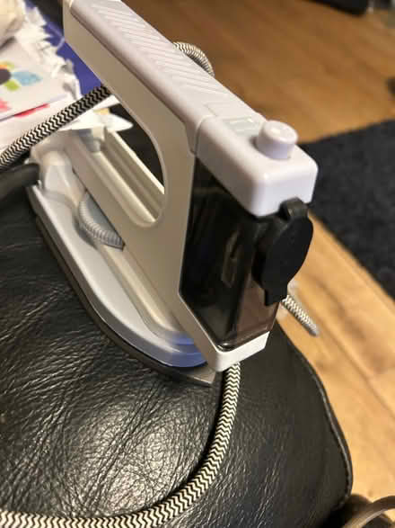 Photo of free Travel iron (Moorside M28) #2