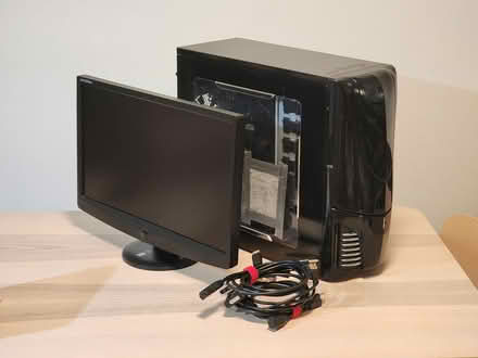 Photo of free Old PC (no harddrive!) + HD monitor (O'Hare (near Rosemont)) #1