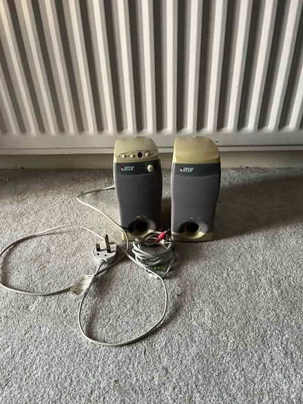 Photo of free Computer monitor and speakers (Linslade LU7) #2