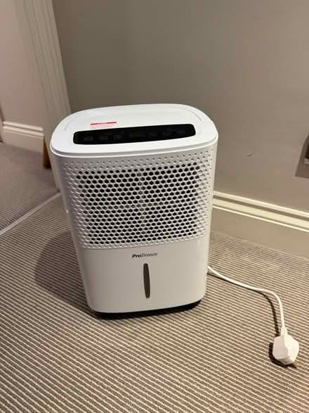 Photo of free Dehumidifier (Broken) (Islington/Canonbury - N1) #1