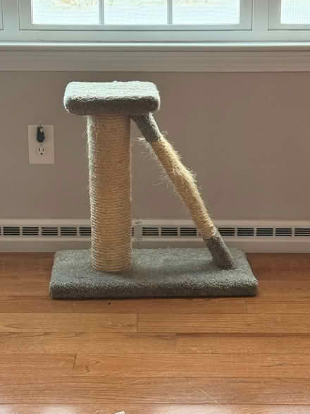 Photo of free Use scratch perch (dunstable) #2