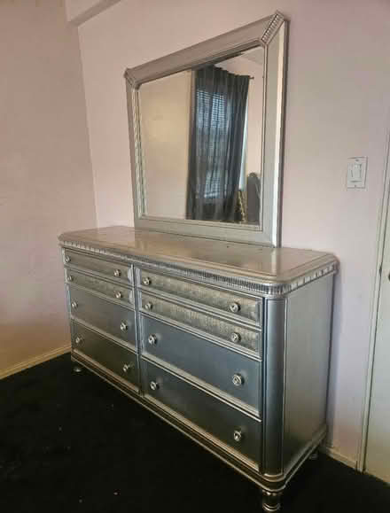 Photo of free Dresser with mirror (Rego Park) #2
