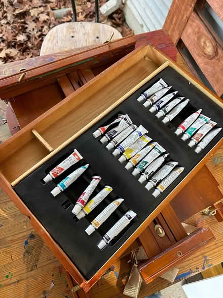 Photo of free Easel & variety of paints (Shoreline West Mountain View) #2