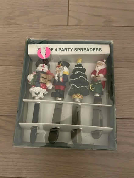 Photo of free Xmas spreaders (Kennedy/16th in Markham) #1