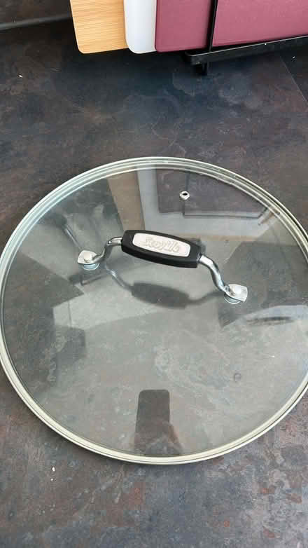 Photo of free 26cm lid (Gateford S81) #1