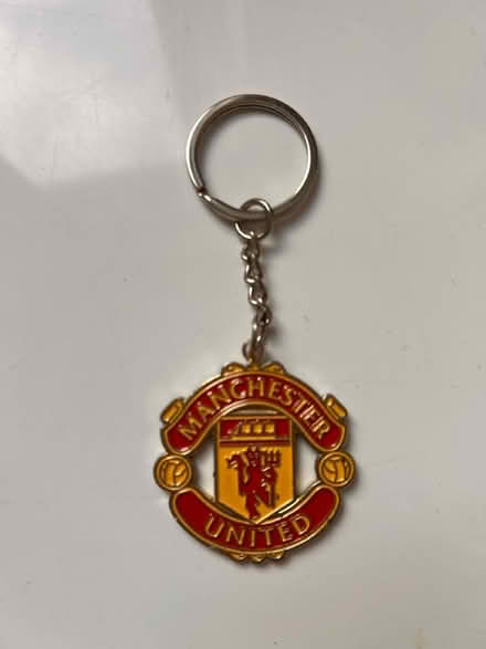 Photo of free Manchester United metal keyring (CV2) #1