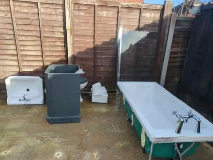 Photo of free Bathroom suite (Boscombe, BH1) #1
