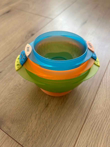 Photo of free Munchkin set of 3 child feeding bowls with rubbery bottoms (Raynes Park SW20) #1
