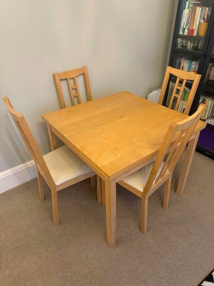 Photo of free Extendable dining table 4 chairs (Croydon) #1