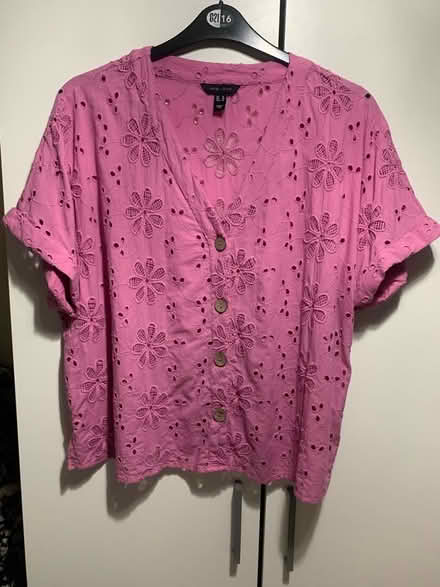 Photo of free New Look Floral Top (Colney Hatch N10) #1