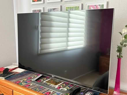 Photo of free 47" lg tv (Benicia) #1