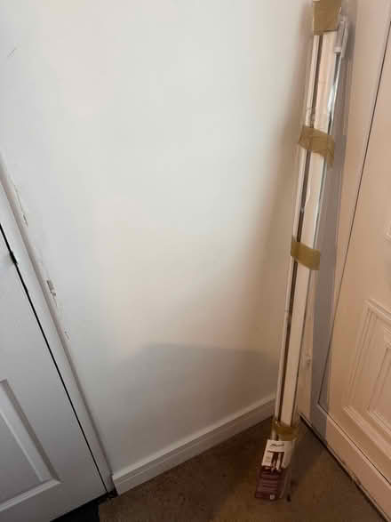 Photo of free Red cordless Venetian blind (Elm Park RM12) #2