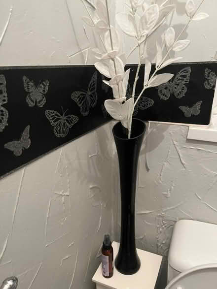 Photo of free Vase and Flowers (Ashton in Makerfield WN4) #1