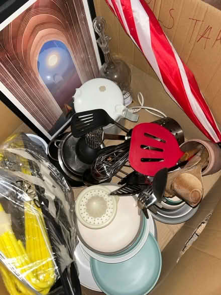 Photo of free Lots of kitchen items (London SW12) #2