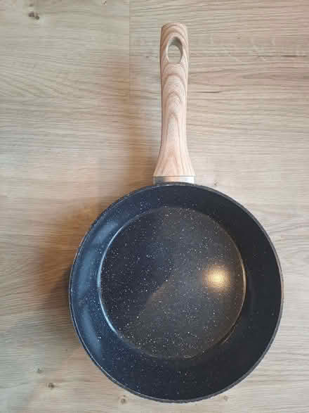 Photo of free Cooking pans (Ladygrove OX11) #4