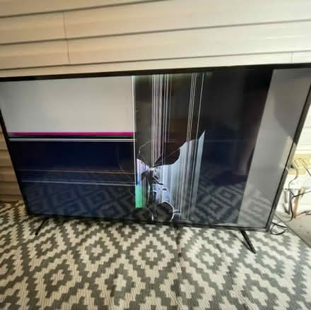 Photo of LCD Flat Screen TV (Northside / Snohomish County) #1