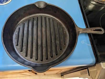 Photo of free cast iron grilling pan (Arcata) #1