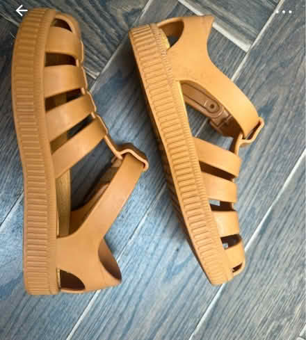 Photo of free Kids jelly shoes - size 10 (SE24) #3