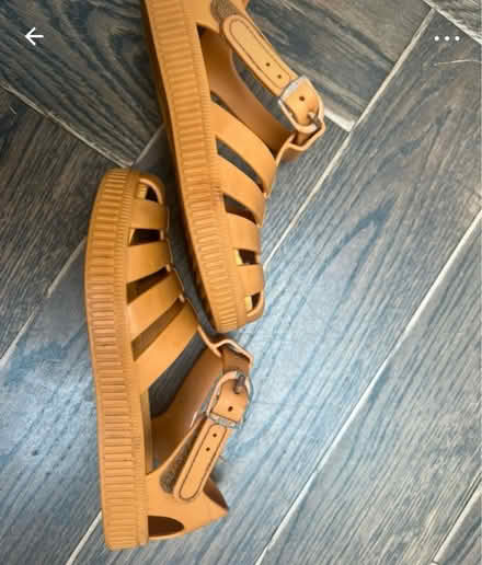 Photo of free Kids jelly shoes - size 10 (SE24) #2