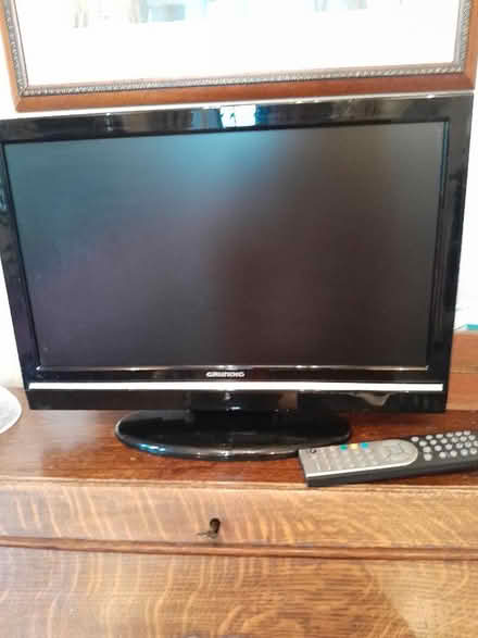Photo of free 19" tv/dvd (Selsley GL5) #1