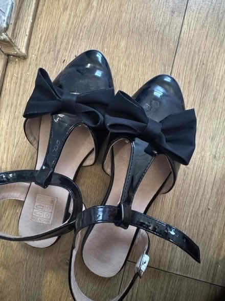 Photo of free Girls shoes (NG3) #1