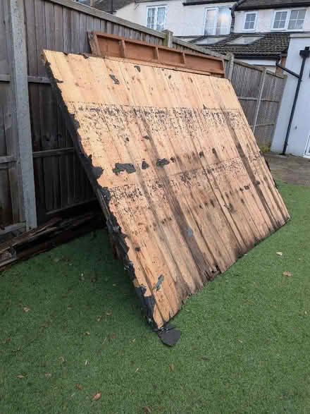 Photo of free garden shed, needs some work (Earlsfield SW18) #3