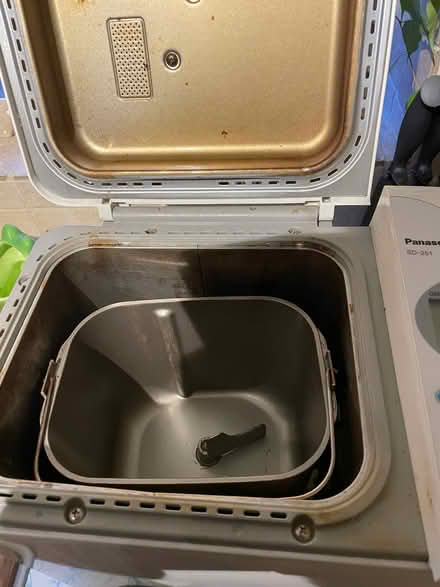 Photo of free Panasonic SD-251 Breadmaker (Woodley RG5) #3